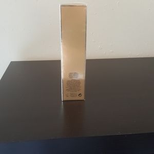 Elizabeth Arden, Fifth Avenue perfume for women.